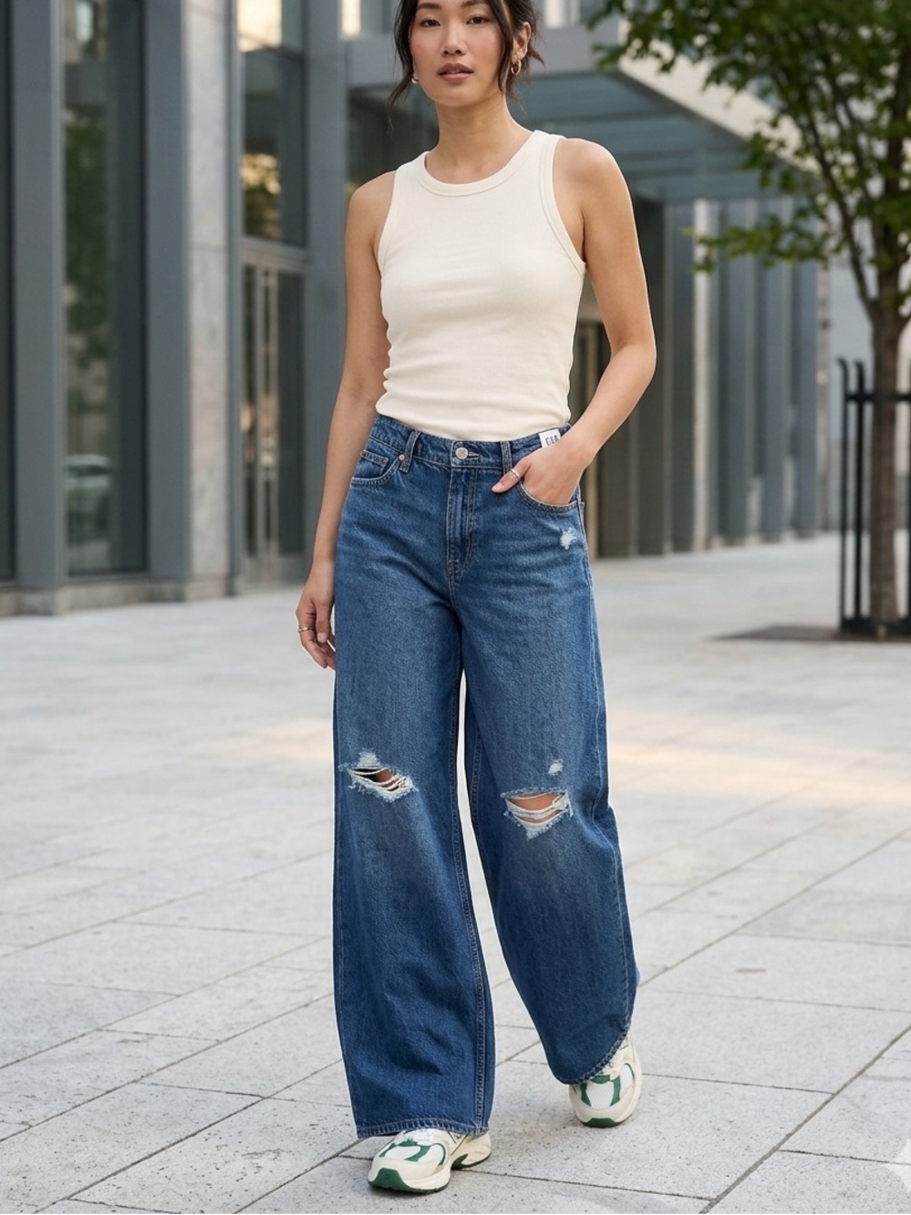 GAP Baggy Mid Rise Distressed Wide Leg Jeans 30” 10r